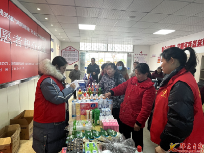 我县开展志愿者爱心积分兑换活动