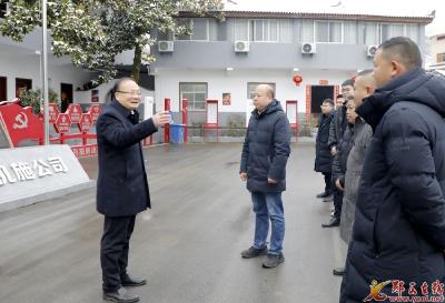 查宏走访慰问重点项目一线建设者
