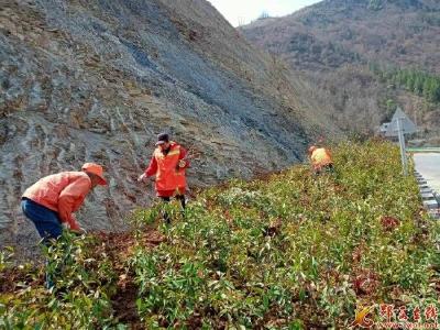 春季公路焕新颜 养护行动正当时
