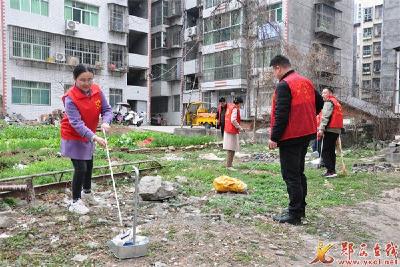 县妇幼保健院：阳春三月学雷锋 党员春训正当时