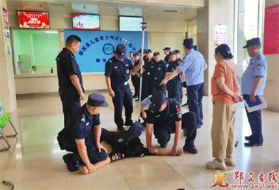 县妇保院开展反恐防暴应急演练