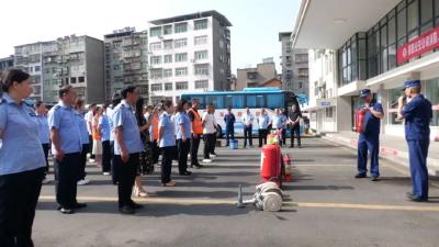 我县多部门联合开展消防反恐防暴应急演练