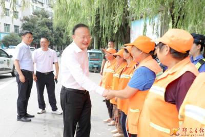 查宏王兵带队走访慰问一线高温作业劳动者