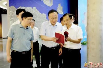 查宏率队赴鄂州市对接区域协作工作