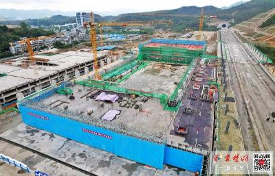 西十高铁郧西站进入主体结构施工