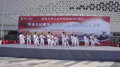 我县举办“我们的中国梦·文化进万家”文化惠民演出进社区活动