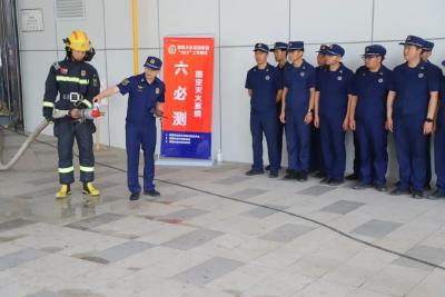 五一假期，致敬最美的身影！