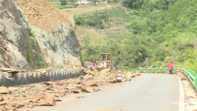 县公路养护中心：排险除危筑牢公路安全防线