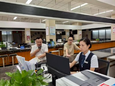 【优化营商环境】县数据局：延时服务提质效 政务暖企显担当