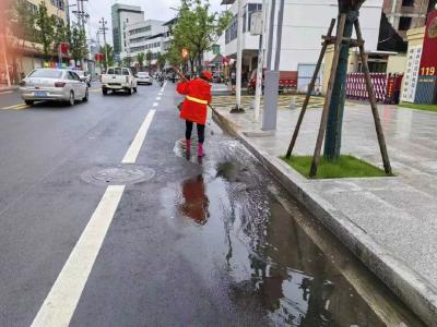 节日我在岗｜守护安全和卫生，他们这样做……                              