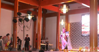 湖北口回族乡开展“迎双节”文艺汇演活动
