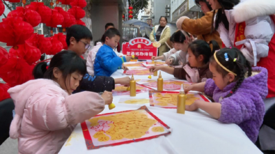 【新春走基层】新春游园会 书香年味浓 