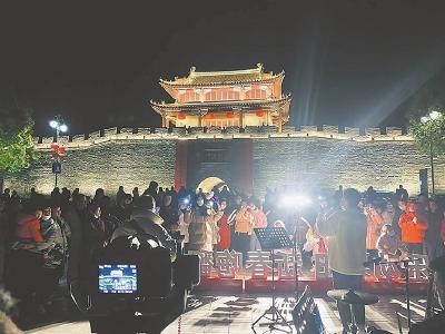 襄阳：“文旅夜秀场”点亮古城之夜