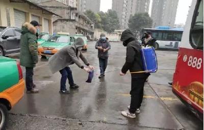 荆州组建应急保障车队 方便医护人员和市民出行