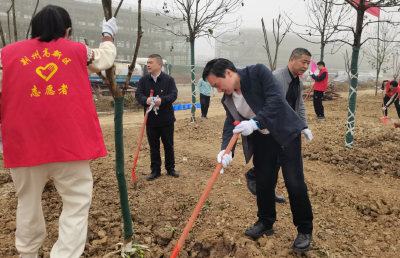 植树正当时，高新添新绿！李平等区领导参加荆州高新区义务植树活动