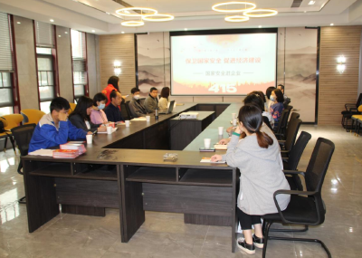 全民国家安全教育日丨荆州高新区经发局开展国家安全进企业宣传活动