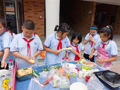 沙北实验学校举行小学生“厨神争霸赛”