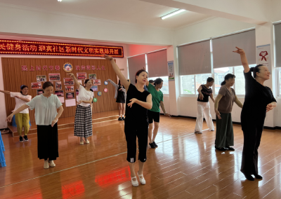新时代文明实践 ▏迎宾社区开展公益广场舞课堂进社区活动