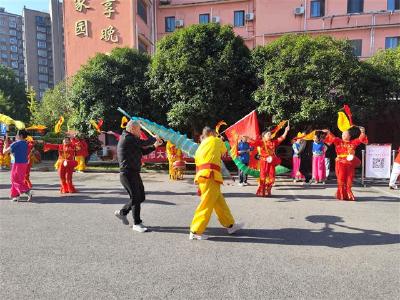 荆州：欢度重阳情暖金秋 集体生日会好热闹