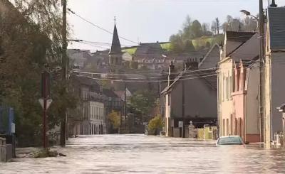 受强降雨影响 法国北部近20万人面临洪水威胁