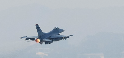 突发：美军F-16战机在黄海坠毁