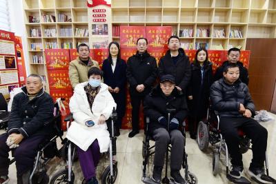 荆州市总工会、残联及肢残协会等部门联合举办“情暖千万家”关爱残疾人活动
