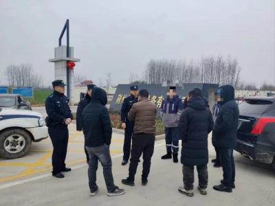长航荆州公安：民警当起“和事佬” 及时化解劳资纠纷