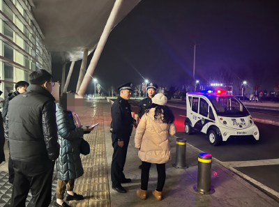 暖心救助 荆州沙市机场民警助七旬老人安全回家