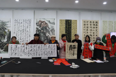 沙市区文体路社区开展“泼墨辞旧岁，挥毫迎新春”文化活动