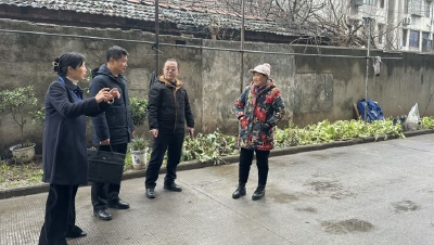 石首市住房公积金中心：上门暖心服务 唤醒“睡眠账户”