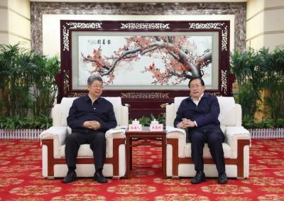 王忠林与中国石化集团董事长马永生座谈 