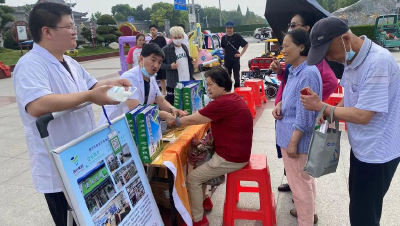 荆州区御河社区举办“520”主题大型跳蚤市集活动