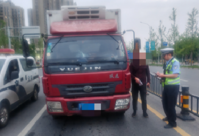 报废车存侥幸频繁上路 荆州交警精准查获除隐患