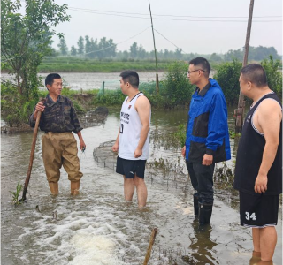 监利法院驻村工作队：迎“汛”而上 筑牢防汛“安全墙”