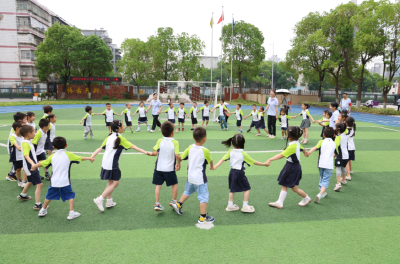 助力幼小衔接！沙市二教幼开展参观小学促成长活动