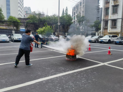 国网荆州供电公司城区供电中心：“火情”实战演练筑牢电力“安全网”