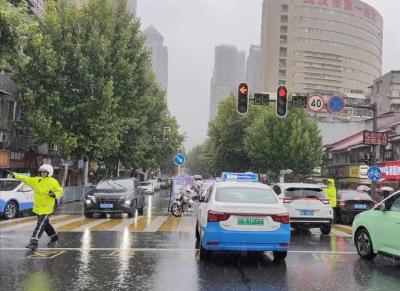 暴雨橙色预警！专家：警惕“列车效应”