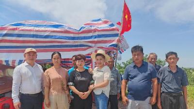 全国人大代表毕利霞携手爱心企业家慰问一线防汛人员        