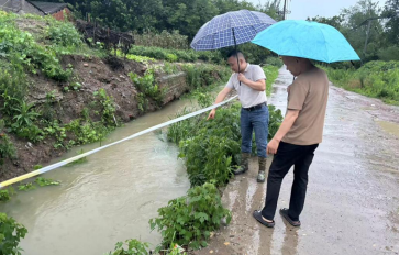 荆州区荆北村：迎战暴雨 守护安宁