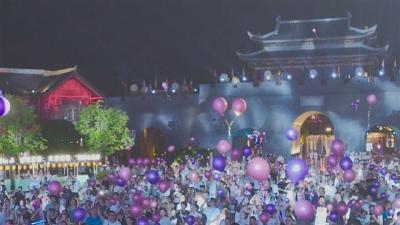 网络中国节·七夕丨千驾无人机与粉色烟花“比翼齐飞”演绎星河浪漫