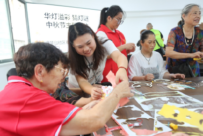 我们的节日·中秋 | 沙市区章华台社区：华灯溢彩 共迎中秋