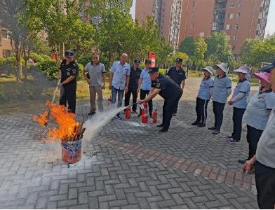 荆州区郢城镇五台村开展消防安全培训及应急演练活动