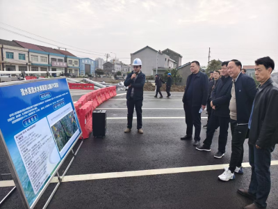 营造“比学赶超”氛围 激发“大干快上”斗志  松滋市公路中心开展工程建设项目“比点观摩”活动