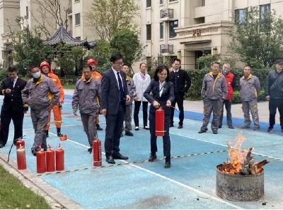 荆州区郢城镇凤鸣社区：消防演练筑牢安全防线