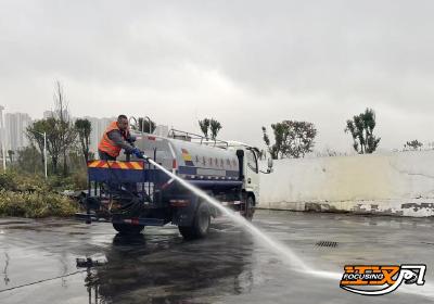 加力度  增频次：沙市环卫风雨无阻守护城市环境