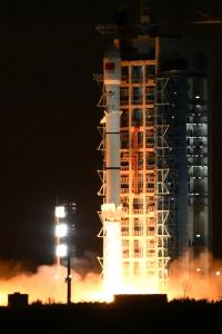 我国成功发射四维高景二号03、04星 