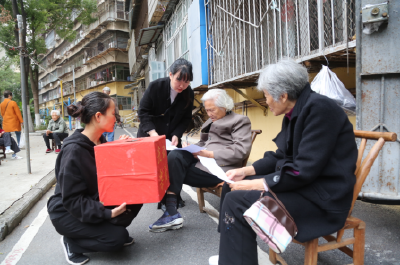 沙市区工农村：修建公厕“小实事” 改善社区“大民生”