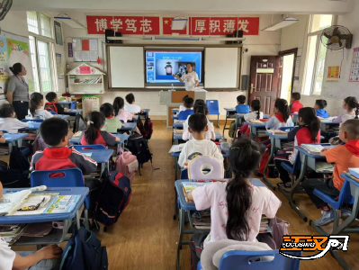 荆州区马山镇中心卫生院开展血吸虫病防治宣传活动