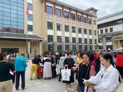 警惕消费陷阱  守护老年人的“钱袋子”