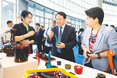 26个重点项目现场签约一高端酒店项目将1∶1复刻江汉关钟楼